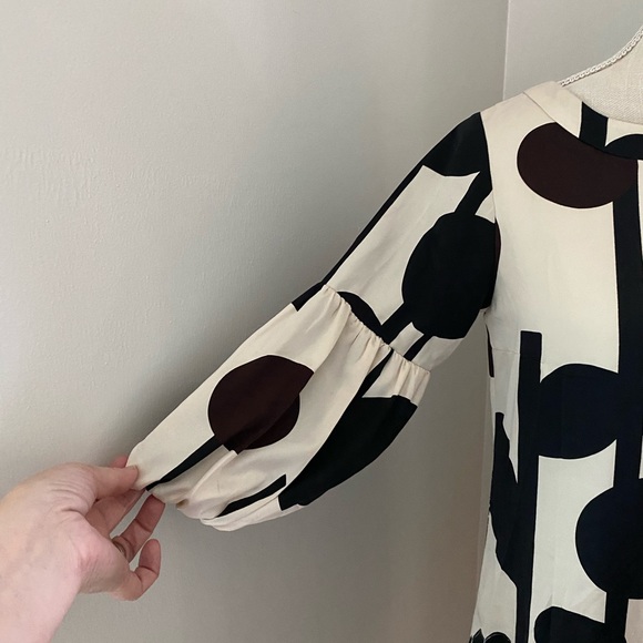 Becky & Max Black & Cream Abstract Print Dress - Picture 3 of 8